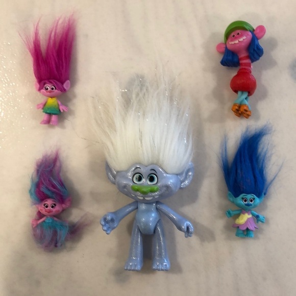 Troll doll set - 1 large and 4 small Dreamworks Hasbro - Picture 8 of 9